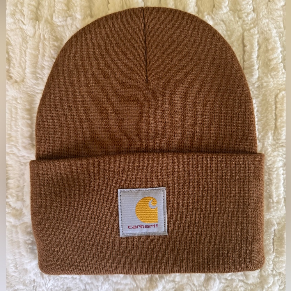 •BRAND NEW• Women’s Carhartt hat. New without tags.🤎
